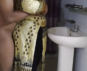 Stunning Pakistani Desi Gal Ayesha Bhabhi Screwed By Her Ex Beau - While Washing Palms In Washroom