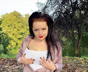 Insatiable Domme Lara rubs her meaty fun bags in the public park